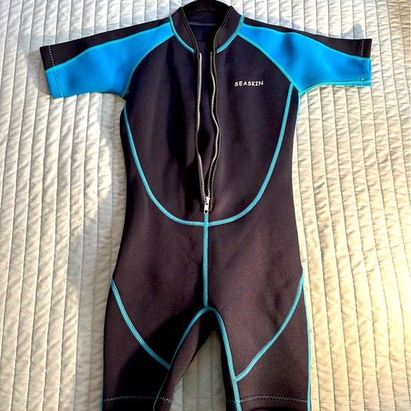 Seaskin Kids Wetsuit for Boys Girls, 2mm Front Zipper Shorty Wetsuits -size 8 - Picture 1 of 4